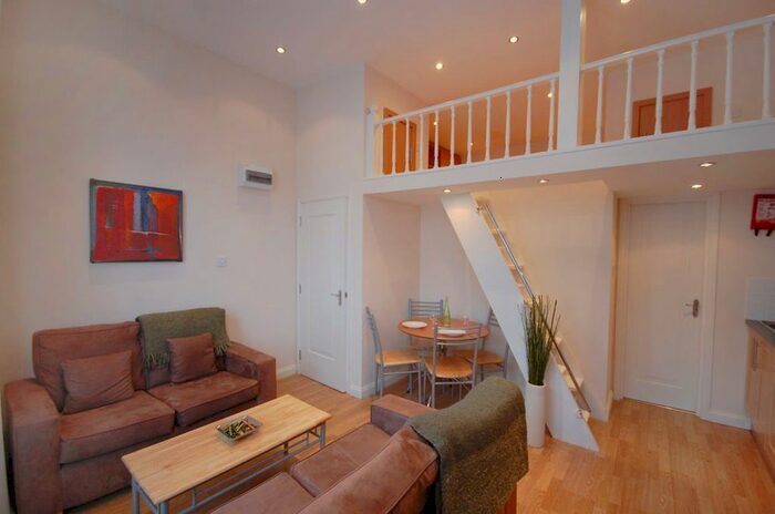 1 Bedroom Flat To Rent In Castletown Road, West Kensington, W14