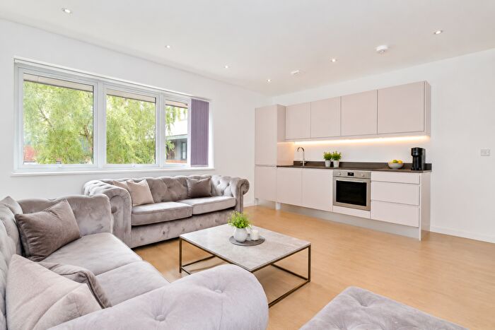 2 Bedroom Apartment For Sale In River Court, Woking, GU21