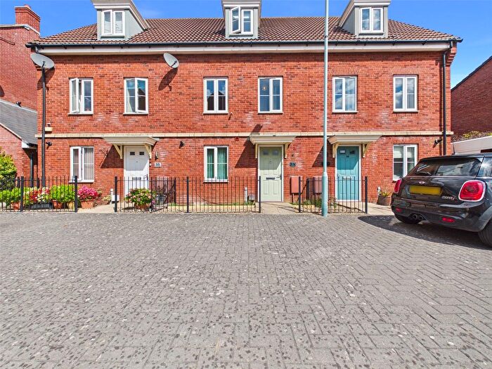3 Bedroom Terraced House For Sale In Yew Tree Road, Brockworth, Gloucester, Gloucestershire, GL3