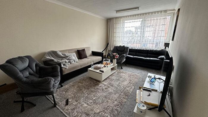 2 Bedroom Flat To Rent In Bettons Park, Stratford, E15