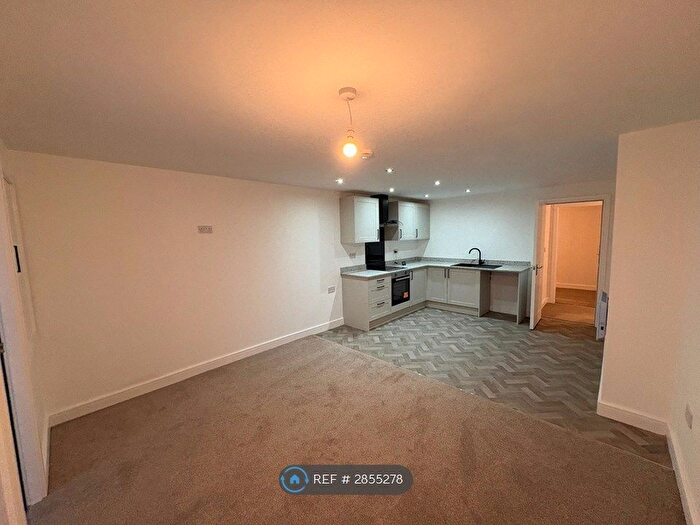 2 Bedroom Flat To Rent In Liscard Way, Wallasey, CH44