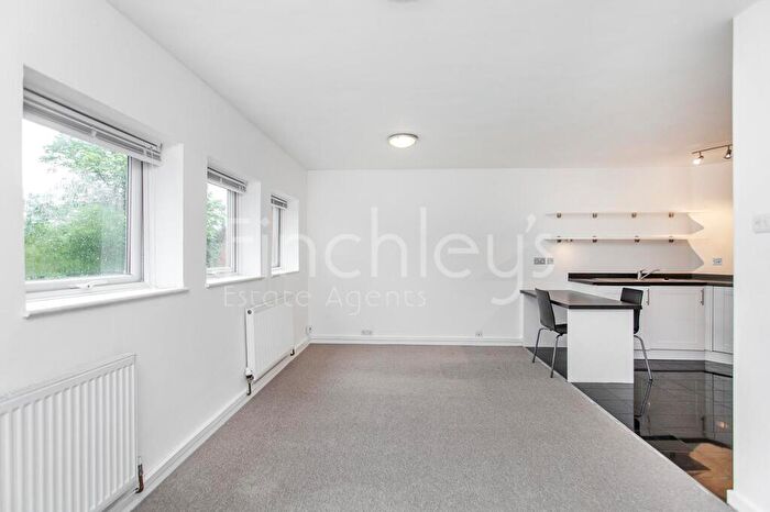 2 Bedroom Flat To Rent In Beecholme, Woodside Park Road, N12