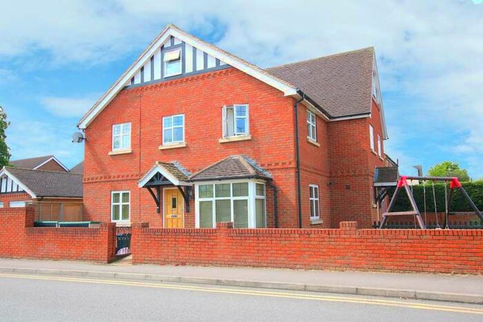 3 Bedroom Semi-Detached House To Rent In Denton Road, Wokingham, RG40