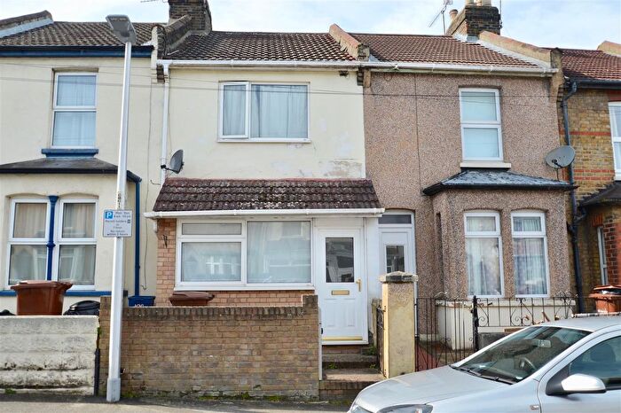 3 Bedroom Terraced House To Rent In Chaucer Road, Gillingham, ME7
