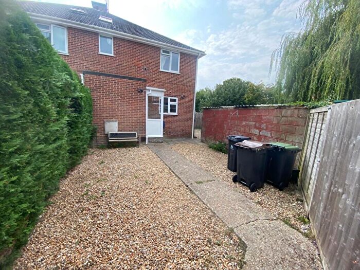 3 Bedroom Semi-Detached House To Rent In Hillside Gardens, Corfe Mullen, Dorset, BH21