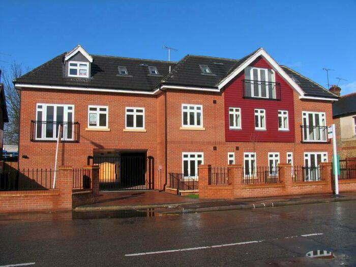 2 Bedroom Apartment To Rent In Woking, GU21