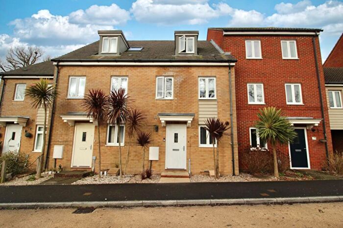 3 Bedroom Terraced House For Sale In Pomeroy Crescent, Hedge End, SO30