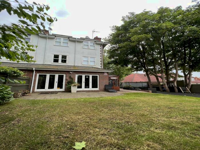 5 Bedroom House To Rent In London Road, Harrow-on-the-hill, HA1