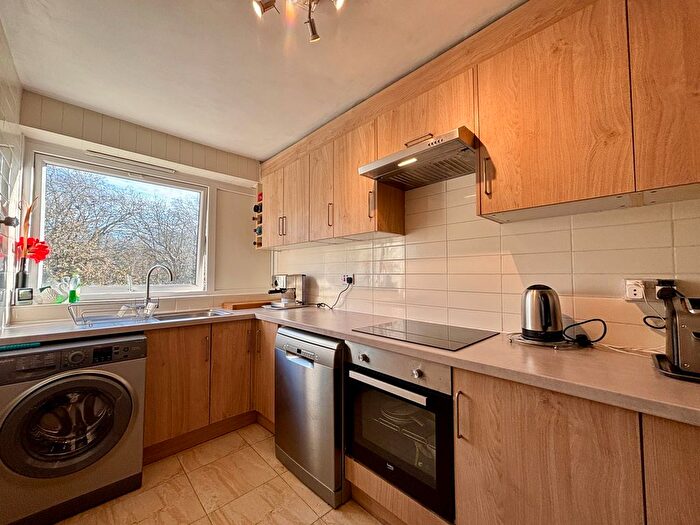 2 Bedroom Flat To Rent In Slippers Place, London, SE16