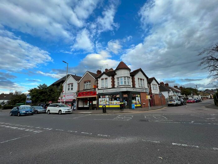 1 Bedroom Flat To Rent In Vale Road, Bushey, WD23