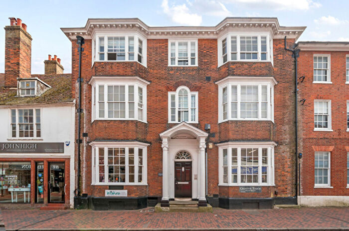 1 Bedroom Apartment For Sale In High Street, Sittingbourne, Kent, ME10
