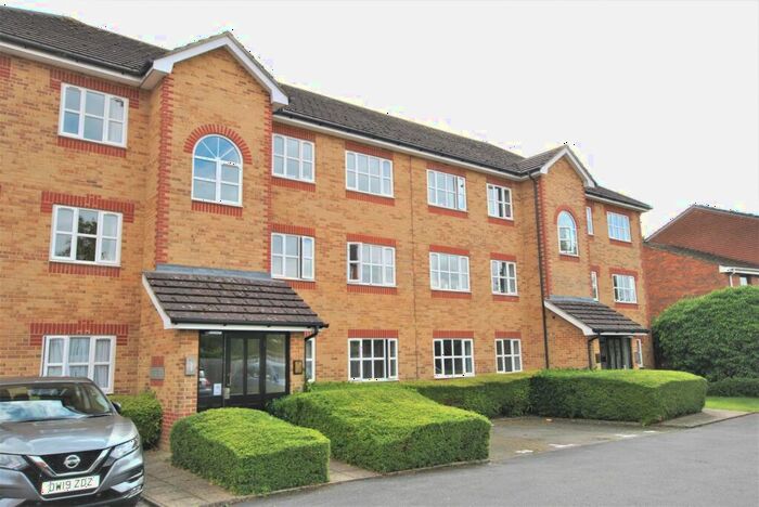 2 Bedroom Apartment To Rent In Shiplake Lodge, Elliotts Way, Reading, RG4
