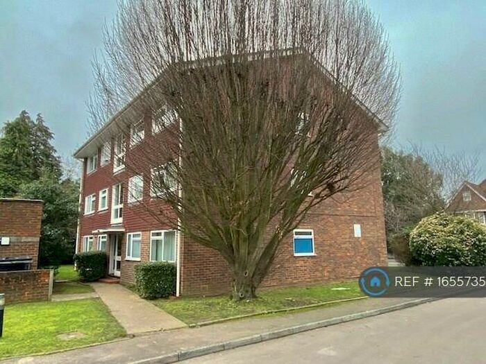 2 Bedroom Flat To Rent In Kingston Road, Leatherhead, KT22
