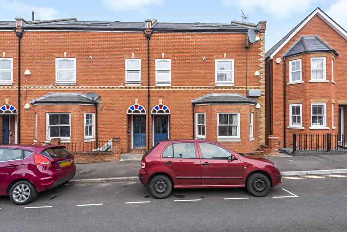 2 Bedroom Flat To Rent In Queens Road, Guildford, GU1
