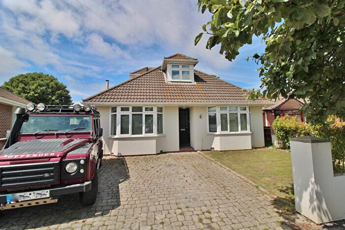 4 Bedroom Detached Bungalow For Sale In Coombe Farm Avenue, Fareham, PO16
