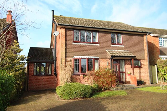 4 Bedroom Detached House For Sale In Anthill Close, Denmead, PO7