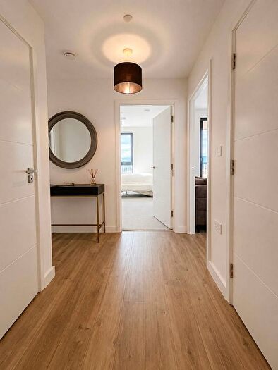 2 Bedroom Flat For Sale In London, NW10