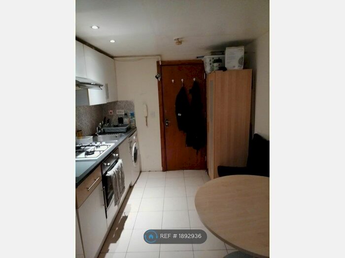 2 Bedroom Flat To Rent In Bedford Street, Cardiff, CF24