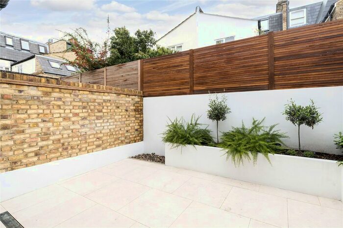 2 Bedroom Flat To Rent In Fulham Palace Road, Alphabet Streets, SW6