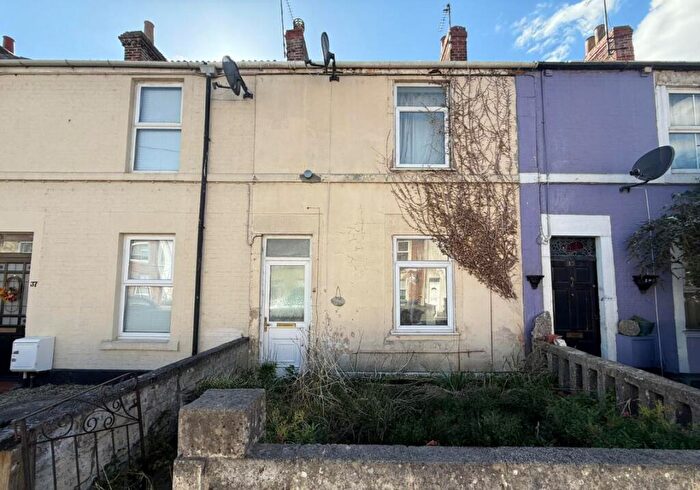 3 Bedroom Terraced House For Sale In Park Street, Trowbridge, Wiltshire, BA14
