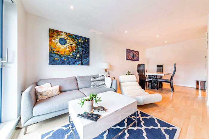 2 Bedroom Flat To Rent In Western Gateway, Royal Victoria, E16