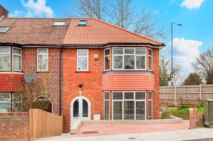 3 Bedroom End Of Terrace House To Rent In Orchard Gate, Greenford, UB6