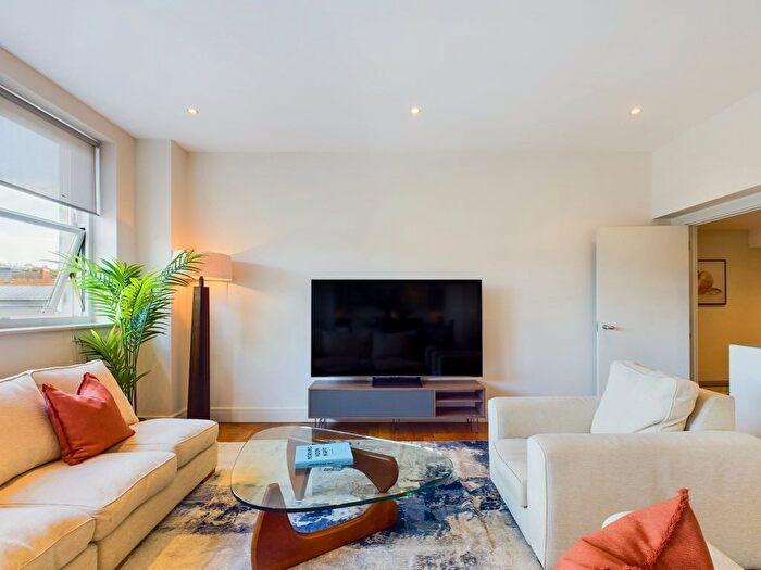 2 Bedroom Flat To Rent In Southampton St, London, WC2E