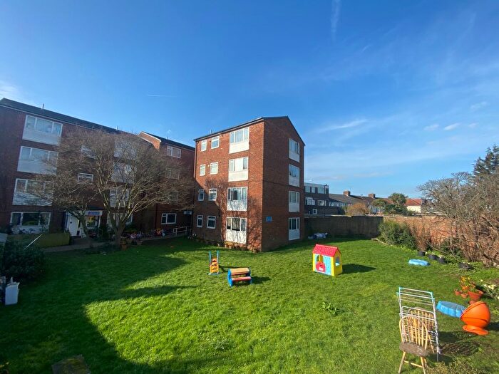 1 Bedroom Flat To Rent In Essoldo Way, Edgware, Greater London, HA8