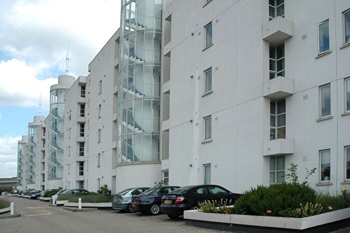 2 Bedroom Flat To Rent In Barrier Point Road, , Silvertown, London, E16
