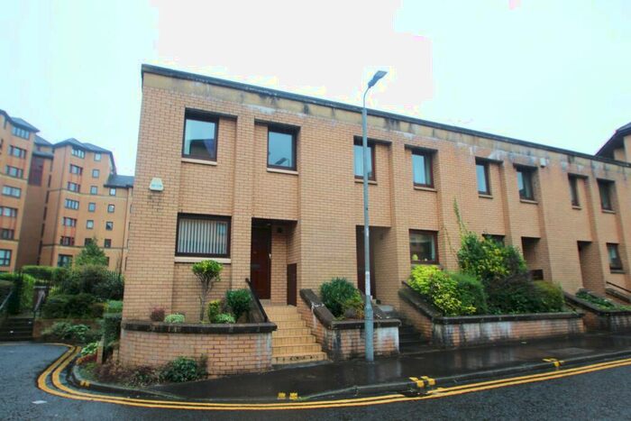 2 Bedroom House To Rent In Parsonage Square, Merchant City, G4