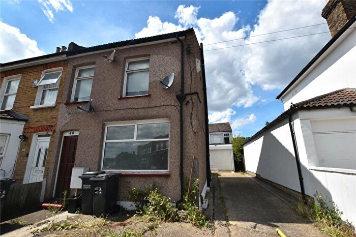 1 Bedroom Apartment To Rent In Carmichael Road, London, SE25