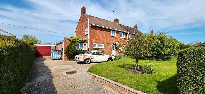 3 Bedroom Semi Detached House For Sale In Fairey Crescent, Gillingham, SP8