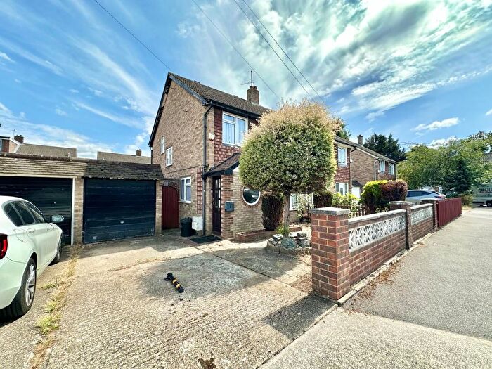 4 Bedroom Property For Sale In Kendal Close, Hayes, UB4