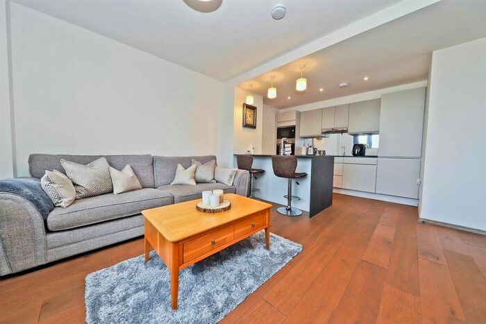 1 Bedroom Flat For Sale In Kirk House, Yiewsley, West Drayton, UB7