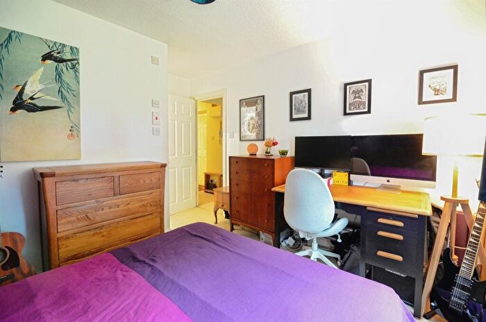 2 Bedroom Apartment For Sale In The Brambles, St. Albans, AL1