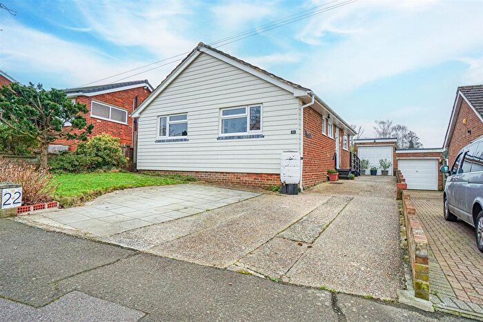 2 Bedroom Detached Bungalow For Sale In Grange Avenue, Hastings, TN34