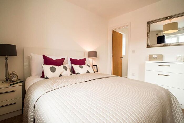 4 Bedroom Semi-Detached House To Rent In Butterworth Road, Sutton In Ashfield, NG17