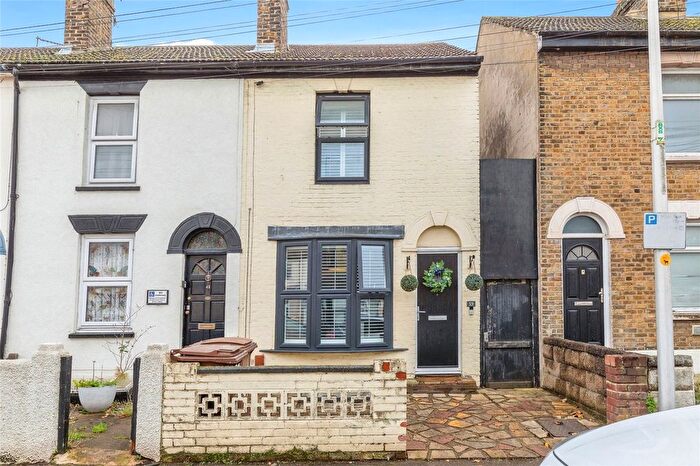 2 Bedroom End Terrace House For Sale In Stafford Street, Gillingham, ME7