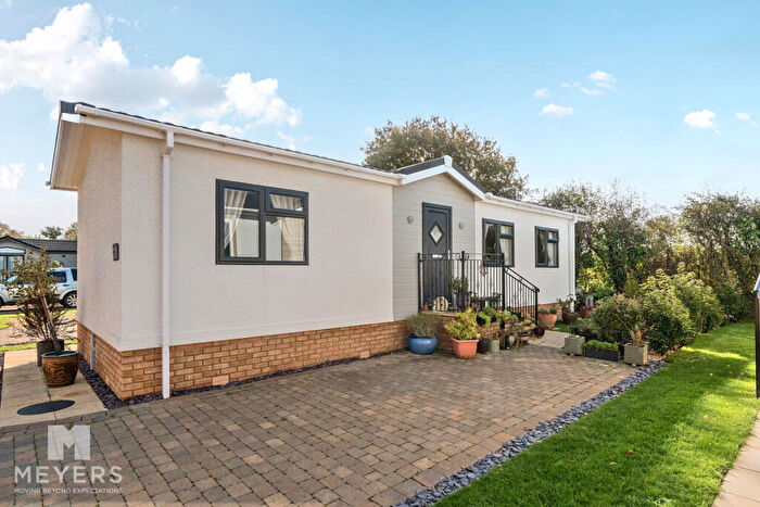 2 Bedroom Detached Bungalow For Sale In Juniper Drive, Wareham, BH20