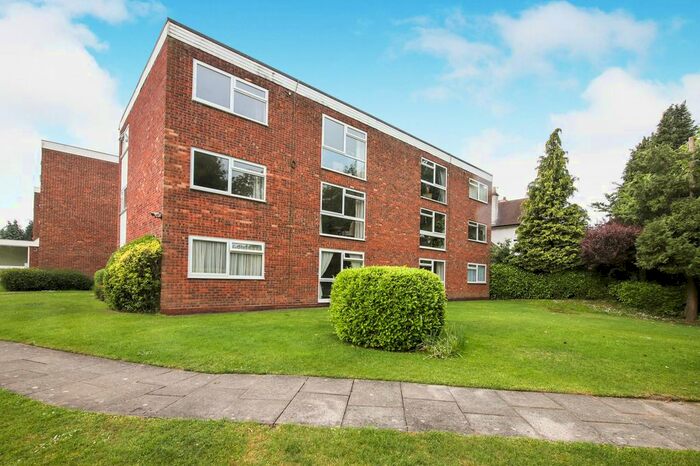 2 Bedroom Flat To Rent In Tennis Court, Kings Norton, B30