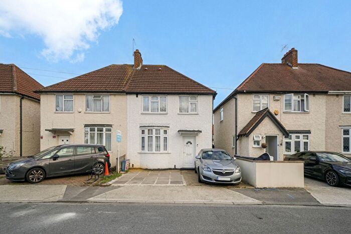 3 Bedroom Semi Detached House For Sale In Tudor Road, Hayes, UB3