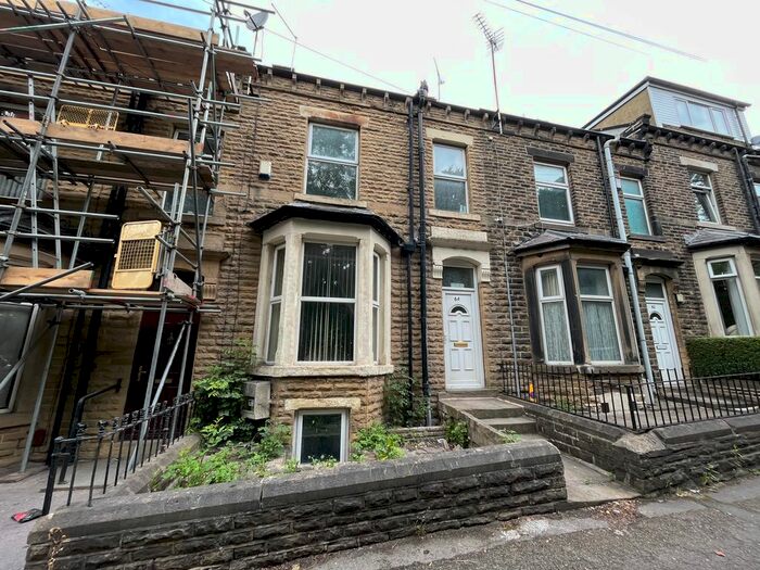 4 Bedroom Property To Rent In Bowling Park Drive, Bradford, BD4