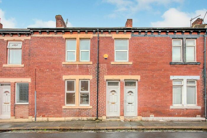 2 Bedroom Flat To Rent In Percy Street, Wallsend, Tyne And Wear NE28