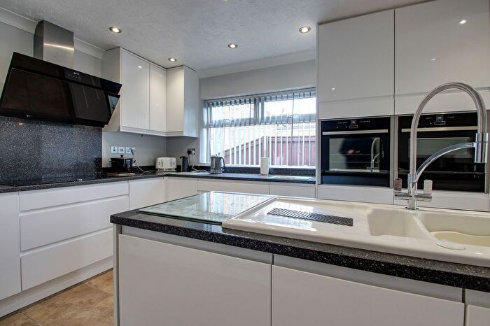 3 Bedroom Detached Bungalow For Sale In Lynn Road, Walpole Highway, PE14