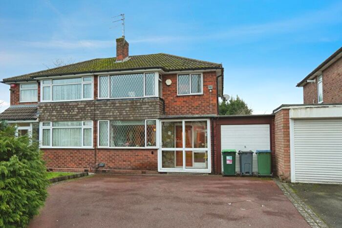 3 Bedroom Semi Detached House For Sale In Theodore Close, Oldbury, B69