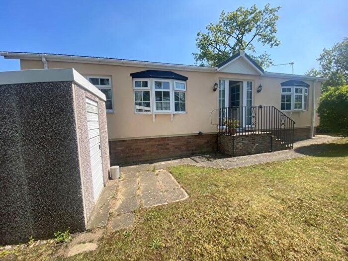 2 Bedroom Park Home For Sale In Shepherds Grove Park, Stanton, IP31