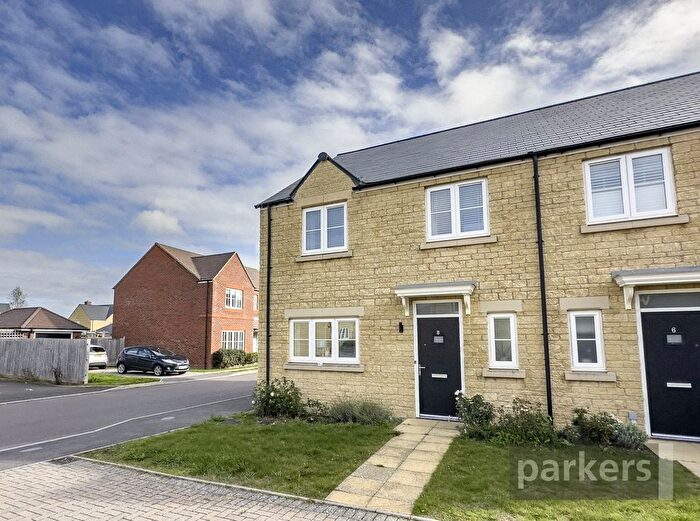 3 Bedroom Semi Detached House For Sale In Giles Place, Bampton, Oxfordshire, OX18