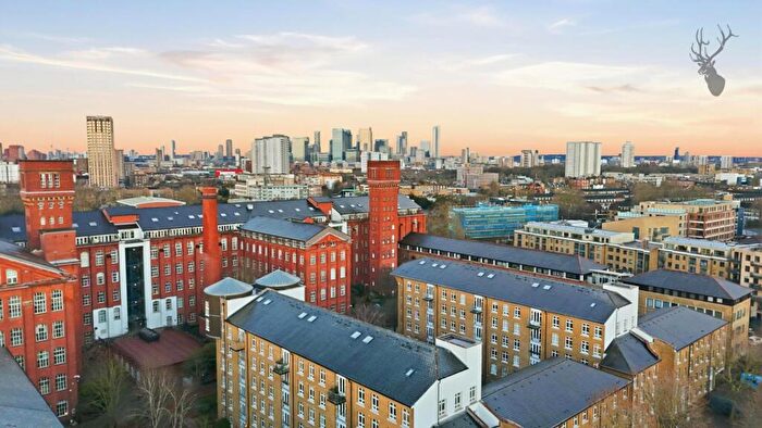 1 Bedroom Apartment To Rent In Bow Quarter, Bow, E3