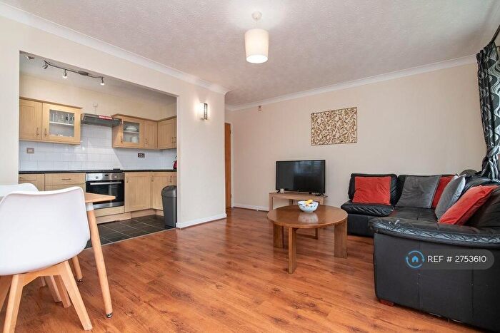3 Bedroom Flat To Rent In Kings Court, Birmingham, B1