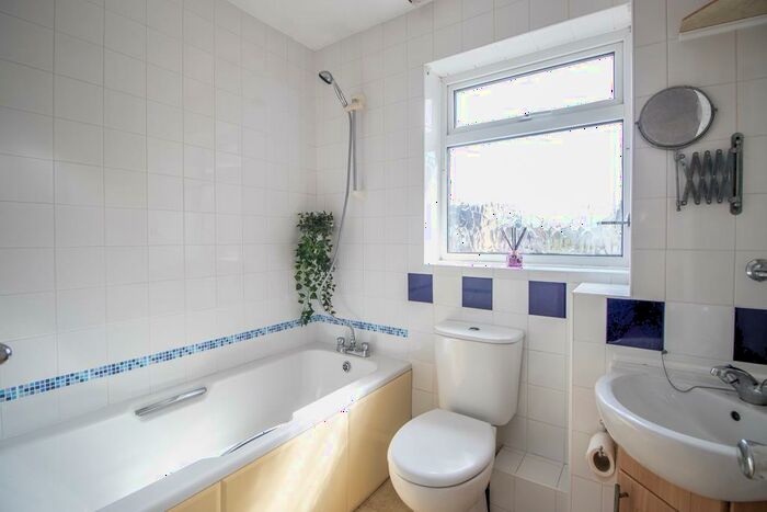 1 Bedroom Apartment For Sale In Allerton Close, Rochford, SS4